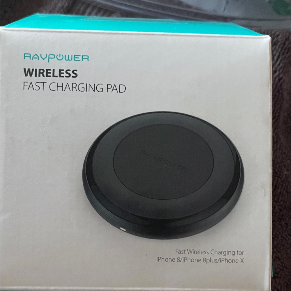 Wireless Fast Charging Pad this charges IPhone 8/8plus/Iphone X, Samsung Galaxy